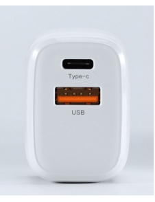 - USB-C-utgång 5V / 3A 9V / 2,22A 12V / 1,67A